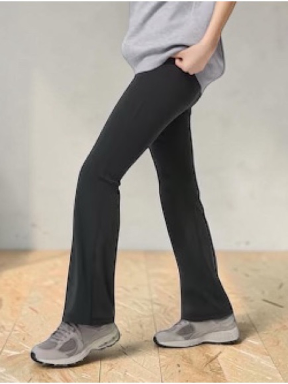 UNIQLO (S) Extra Stretch AIRism UV Protection Flare Leggings Black Soft Comfort